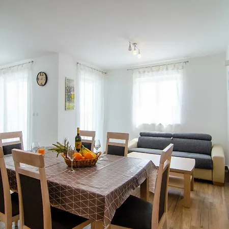 Sara Apartment Bol