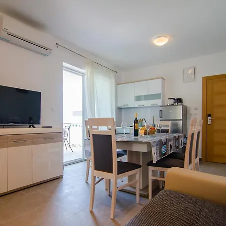 Apartman Sara Bol
