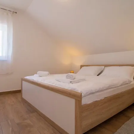 Apartman Sara Bol